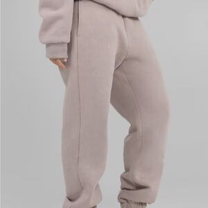 Comfrt Signature Sweatpants in Bark